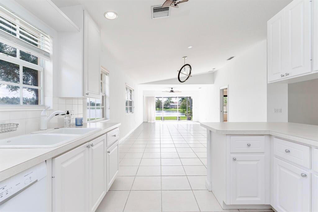 VILLAGEWALK OF WELLINGTON - Residential Lease