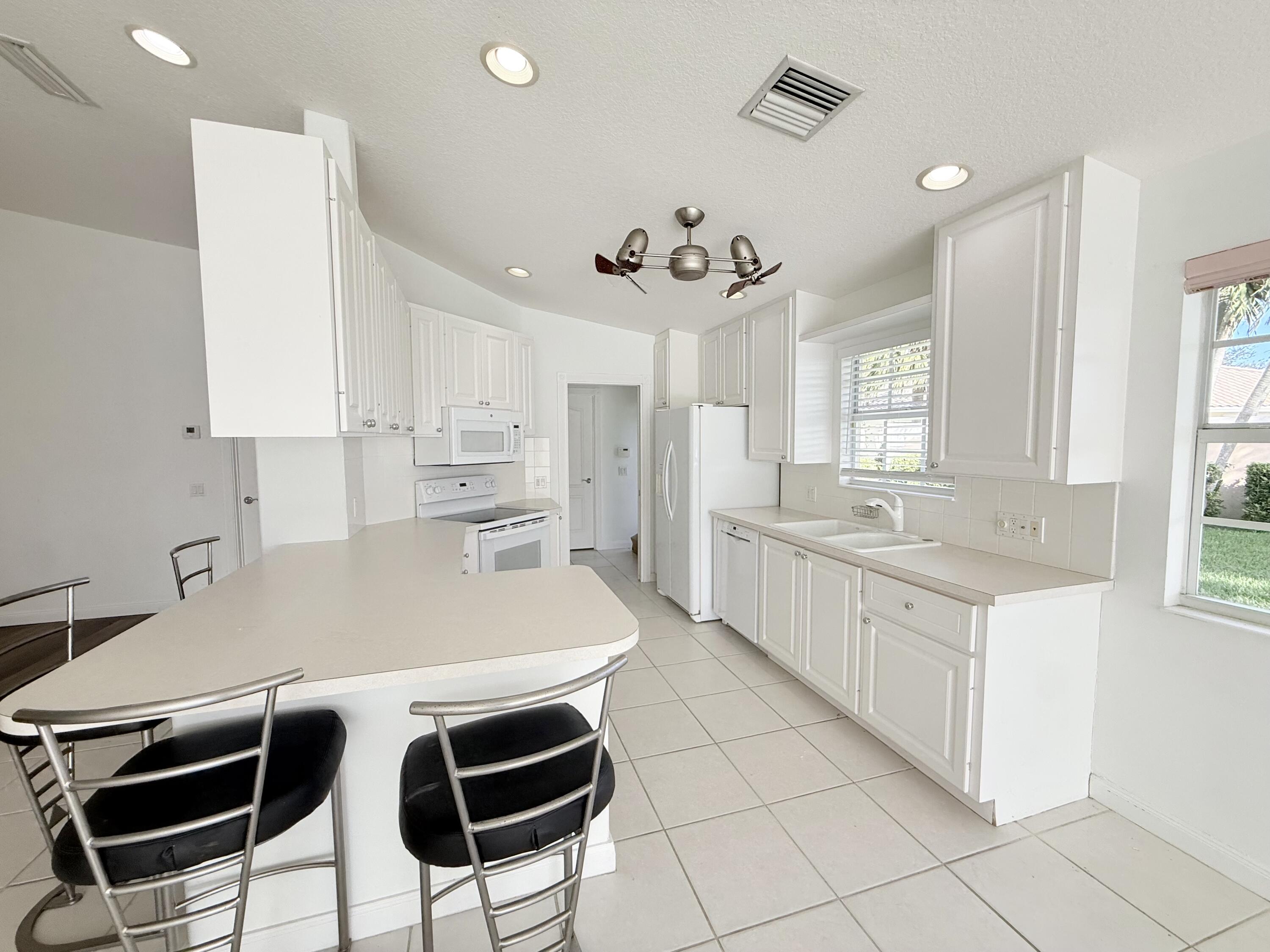 VILLAGEWALK OF WELLINGTON - Residential Lease