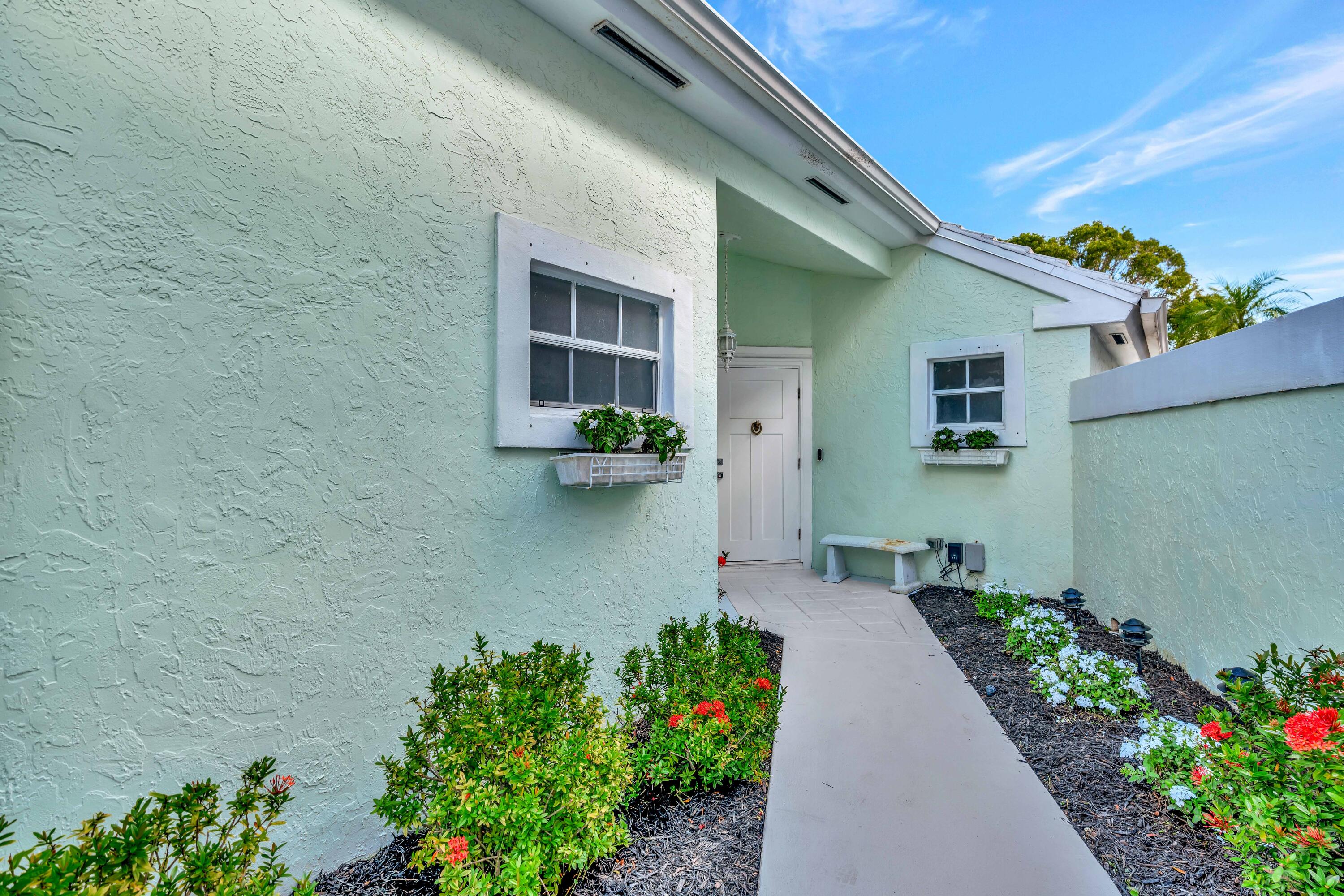 3 Dorchester Circle