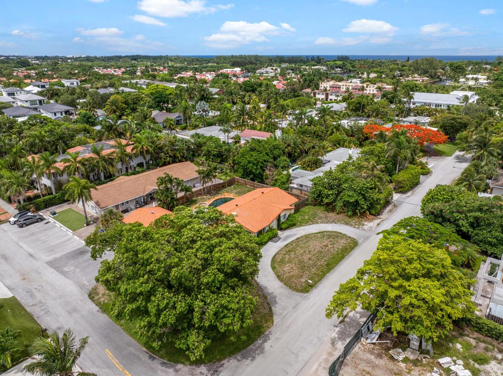Photo of 801 Bond Way, Delray Beach, FL 33483 (MLS # R11004935)