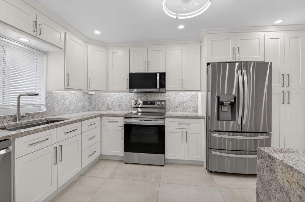 Photo of 6049 VIA DIANA, Delray Beach, FL 33484 (MLS # B26053162)
