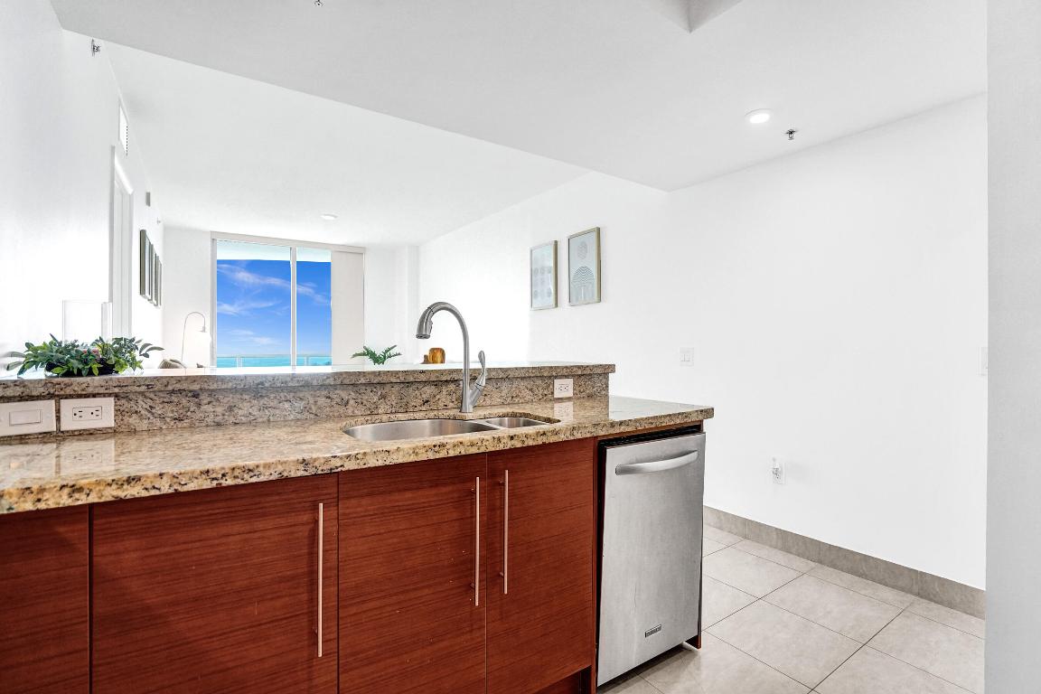 TAO SAWGRASS CONDOMINIUM - Residential