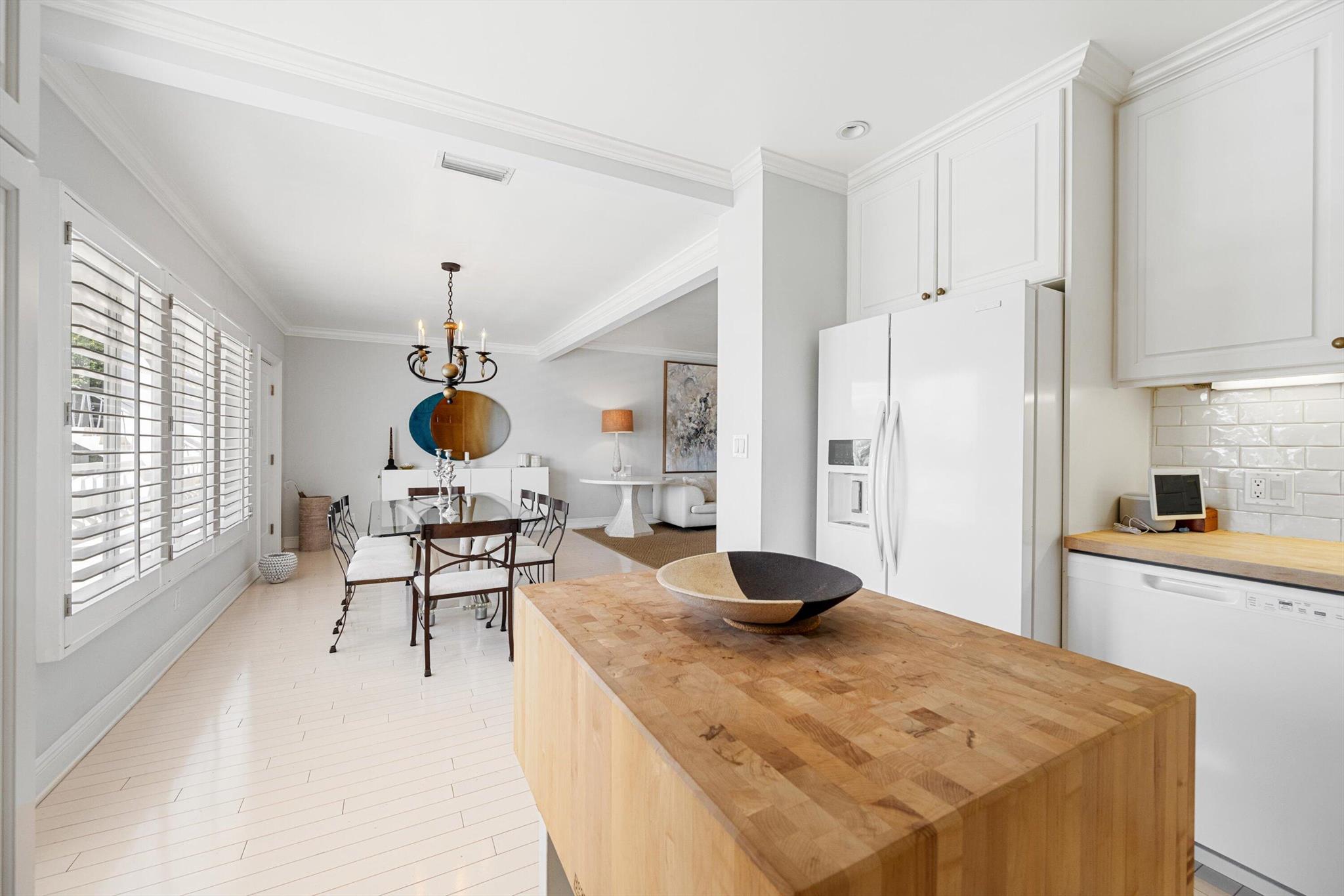 THREE HUNDRED OCEAN BLVD - Residential