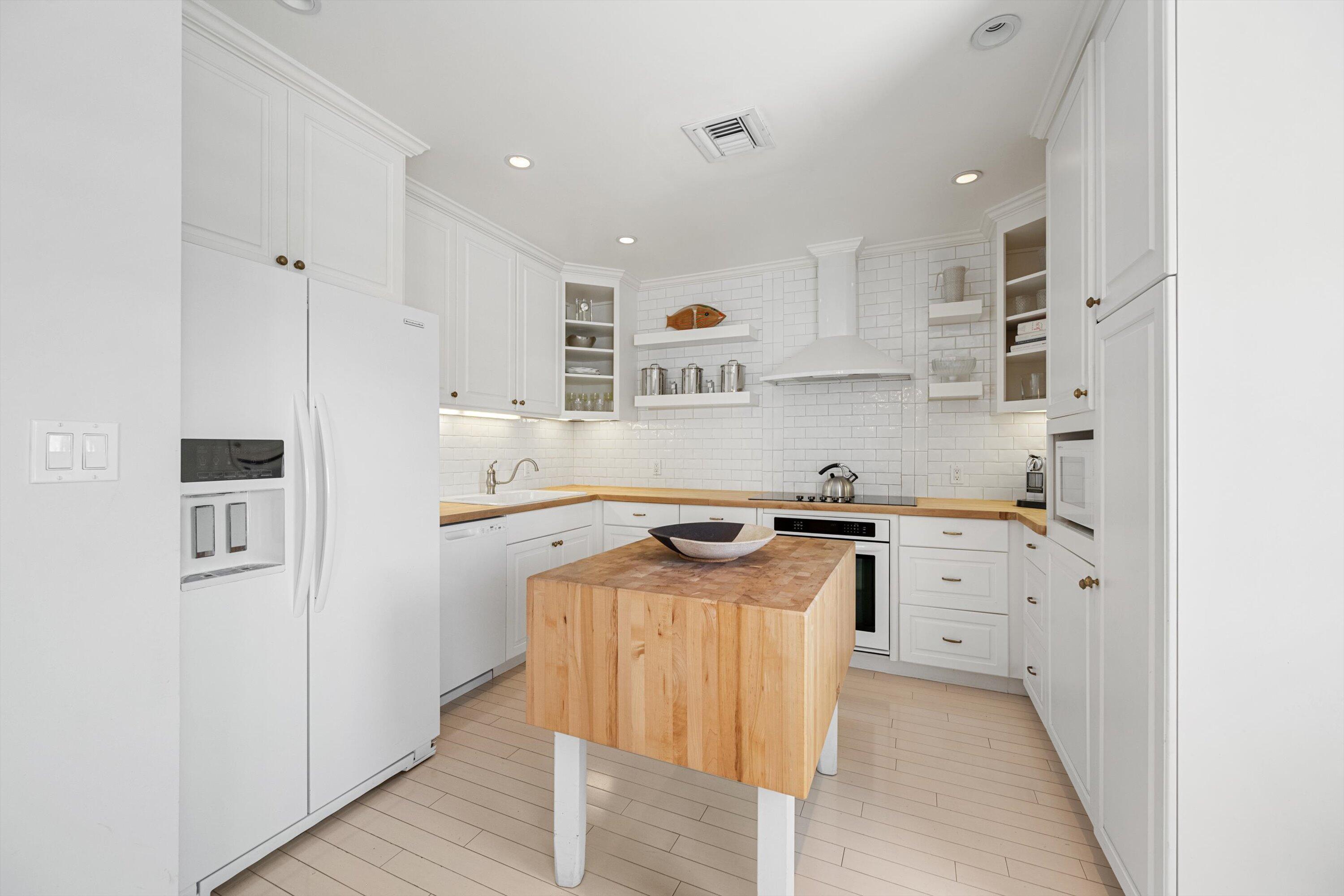 THREE HUNDRED OCEAN BLVD - Residential