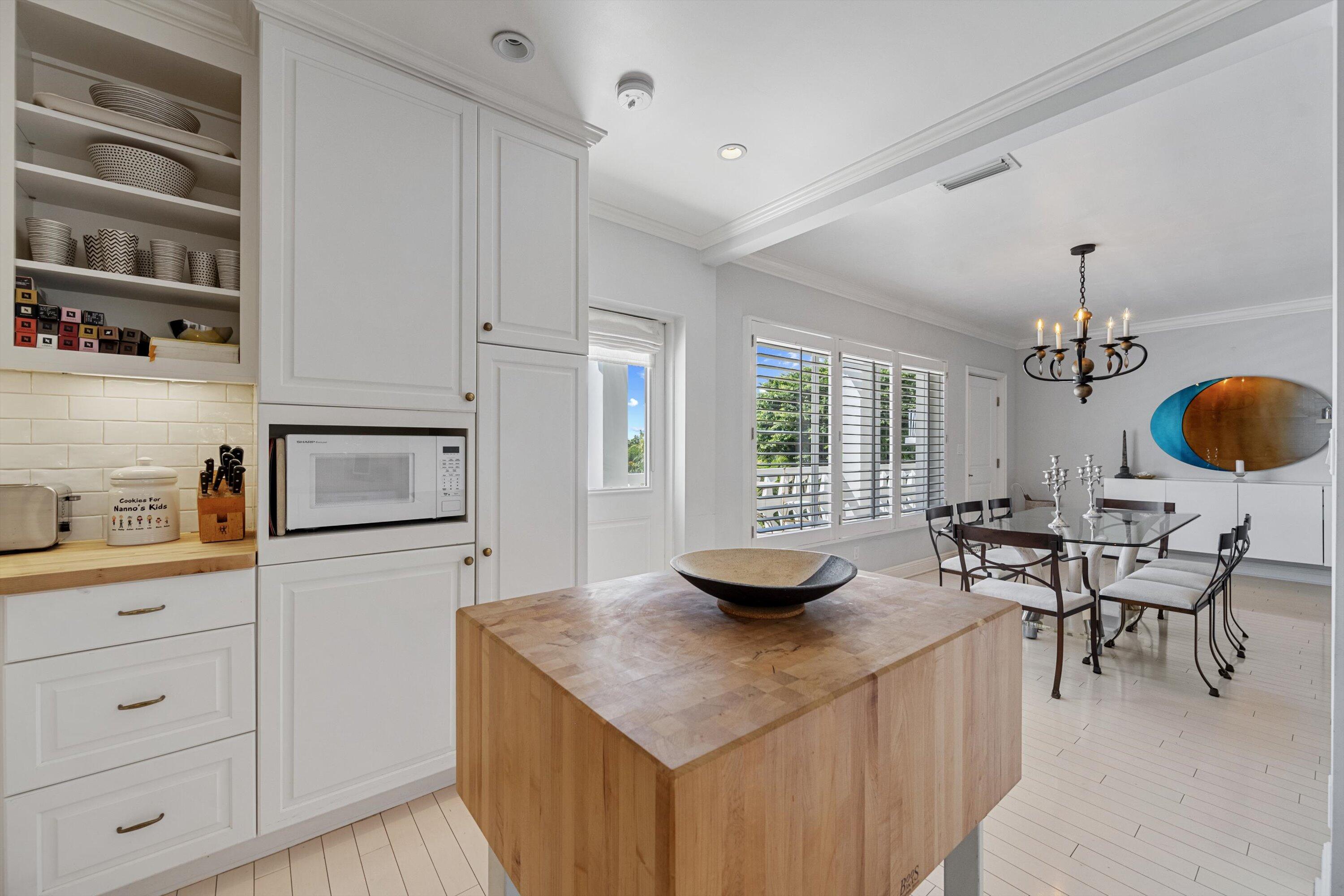 THREE HUNDRED OCEAN BLVD - Residential