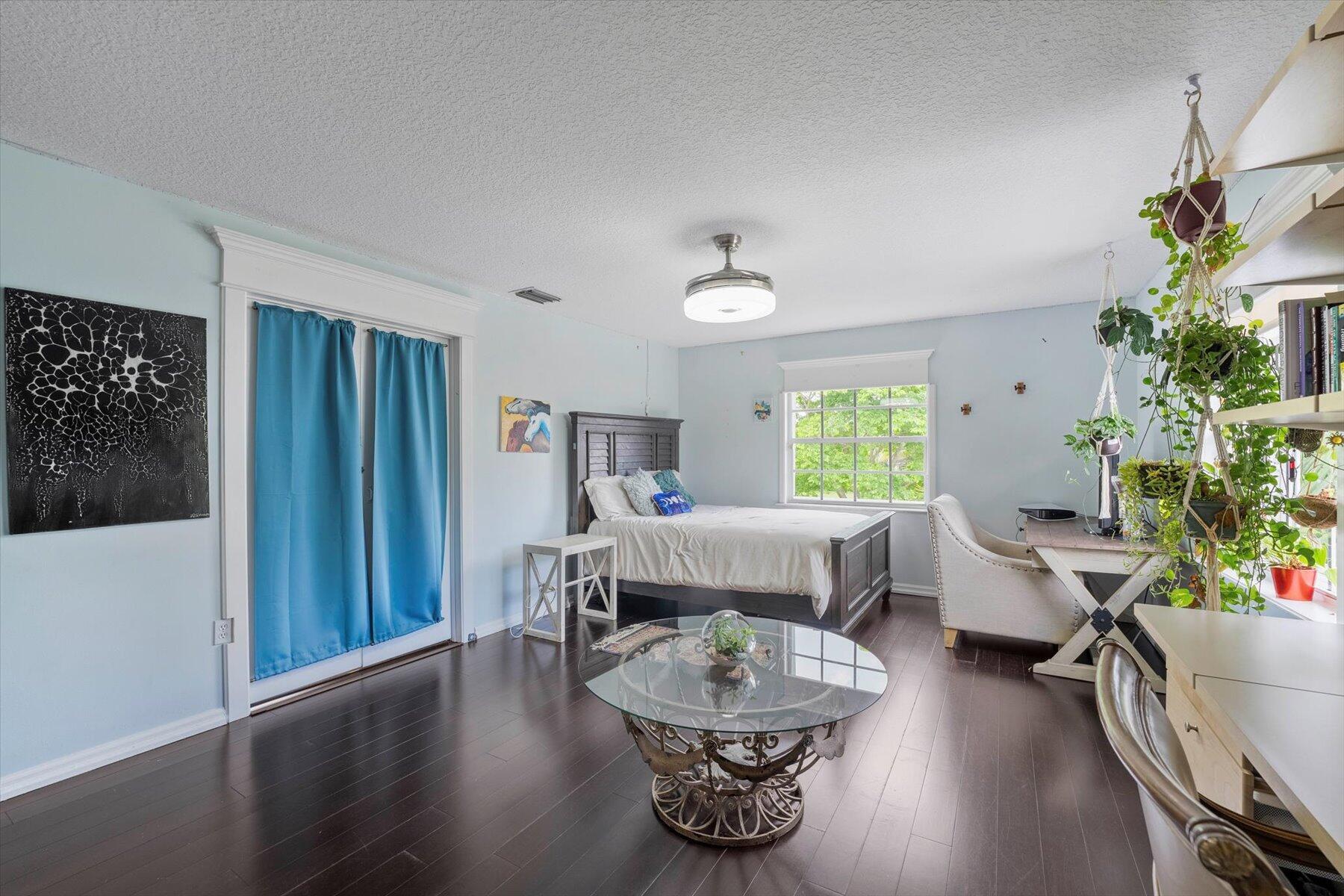 WELLINGTON AERO CLUB OF T - Residential