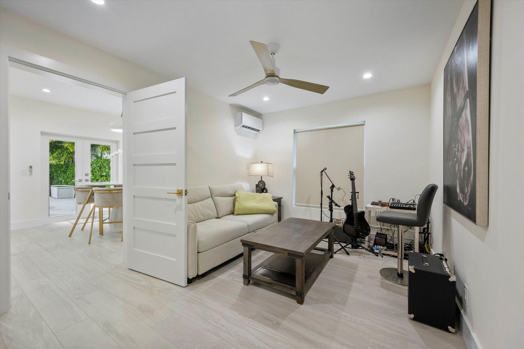 WELLINGTON AERO CLUB OF T - Residential