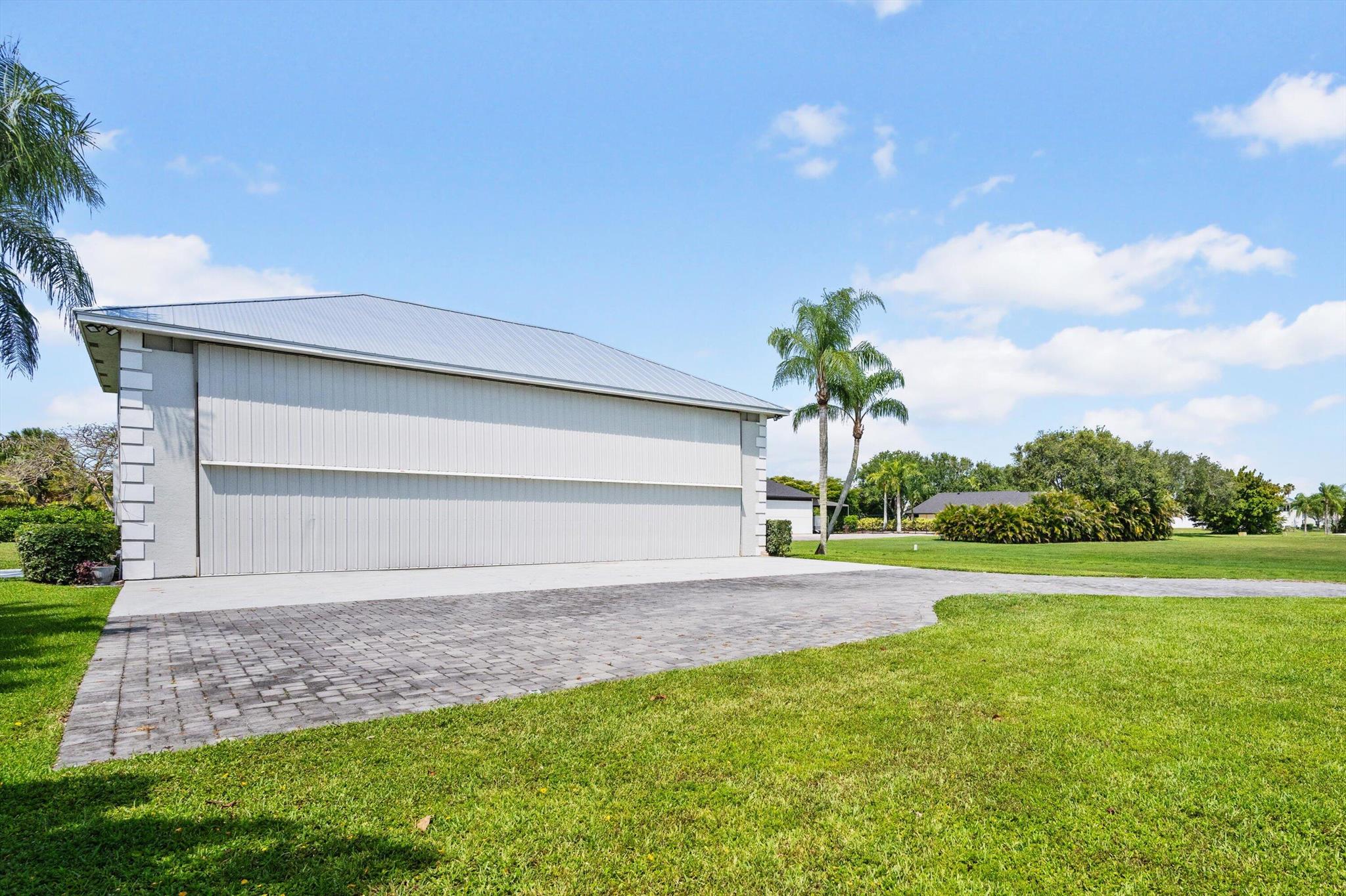 WELLINGTON AERO CLUB OF T - Residential