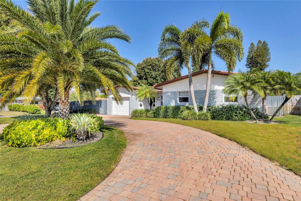 Photo of 1833 NE 46th Street, Fort Lauderdale, FL 33308 (MLS # F10511511)