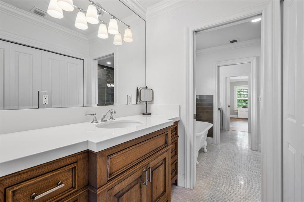 LAKE SHORE ESTATES - Residential