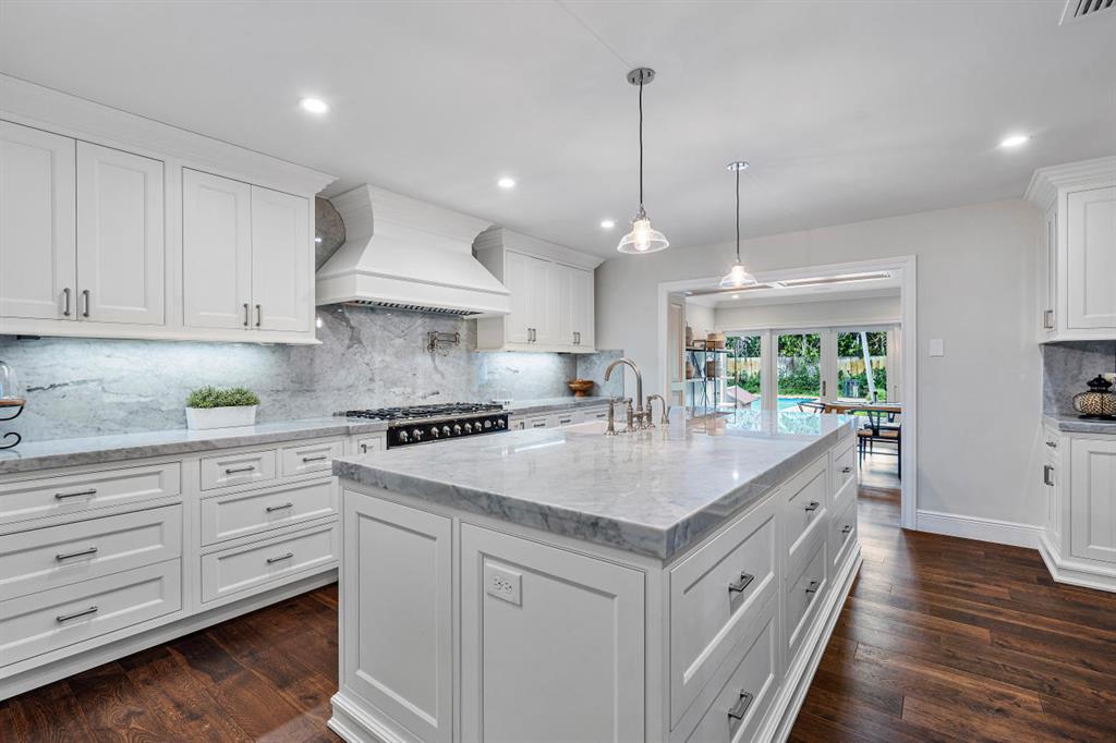 LAKE SHORE ESTATES - Residential