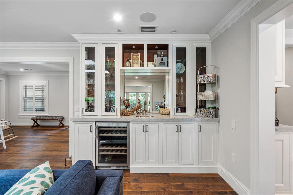 LAKE SHORE ESTATES - Residential