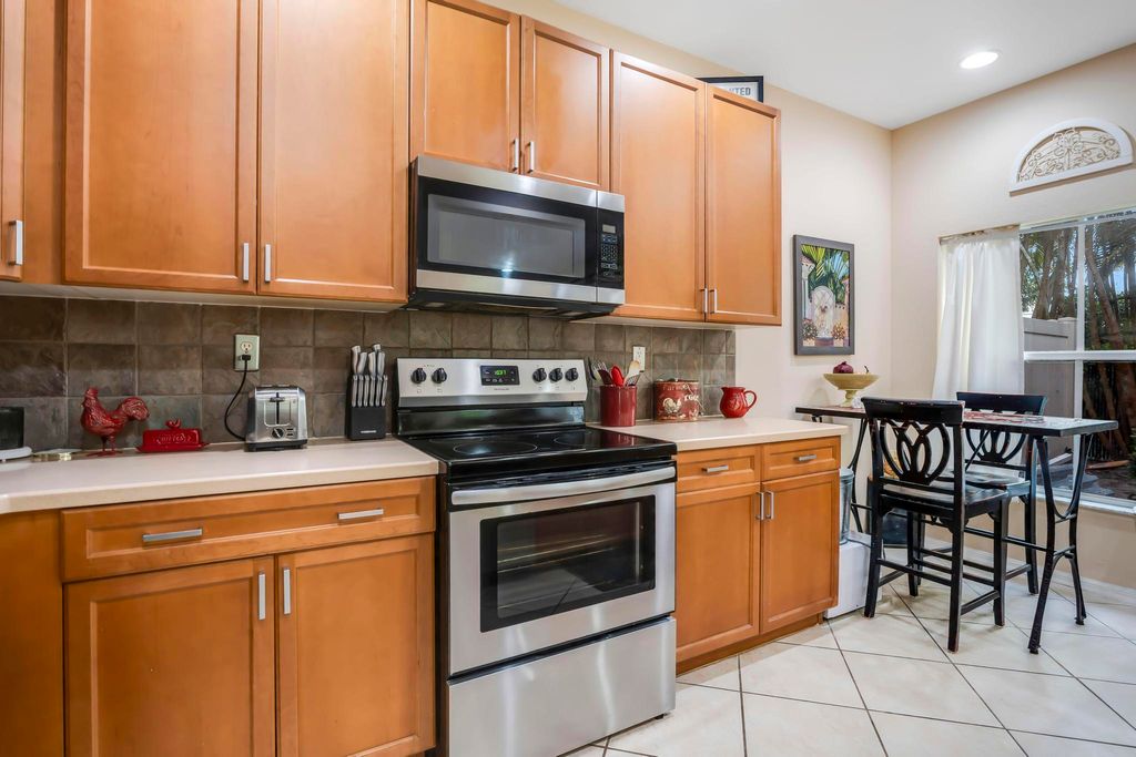 Photo of 183 Lake Monterey Circle, Boynton Beach, FL 33426 (MLS # R11161469)