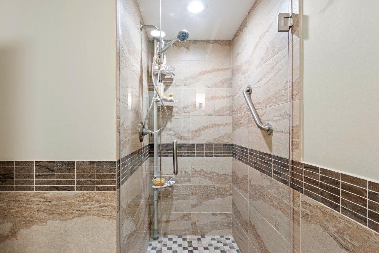 Barrton Apts - Residential