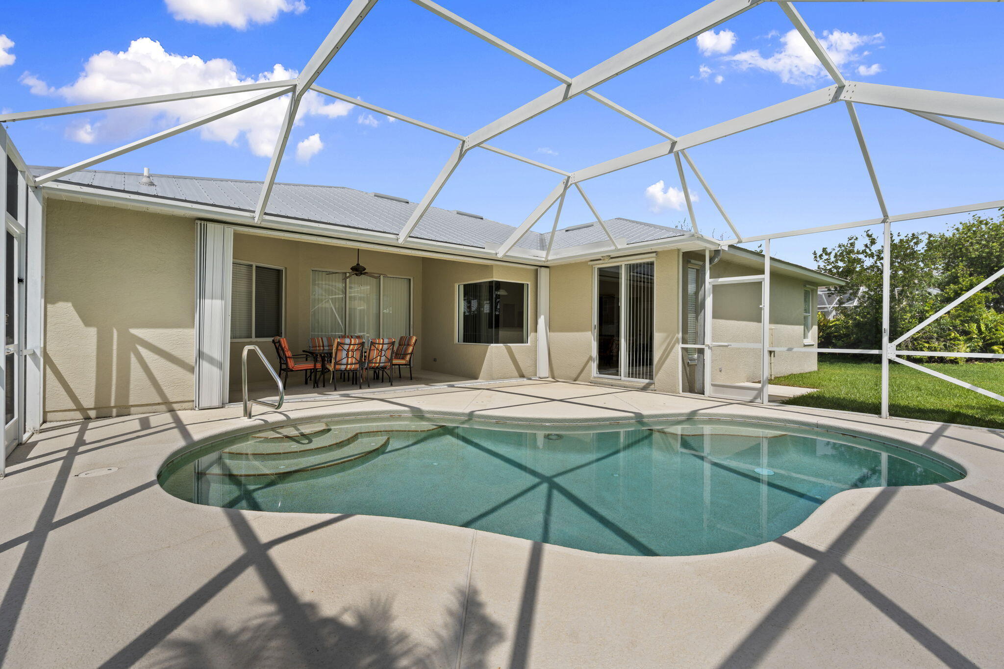 PORT ST LUCIE SECTION 48 1ST REPLAT - Residential