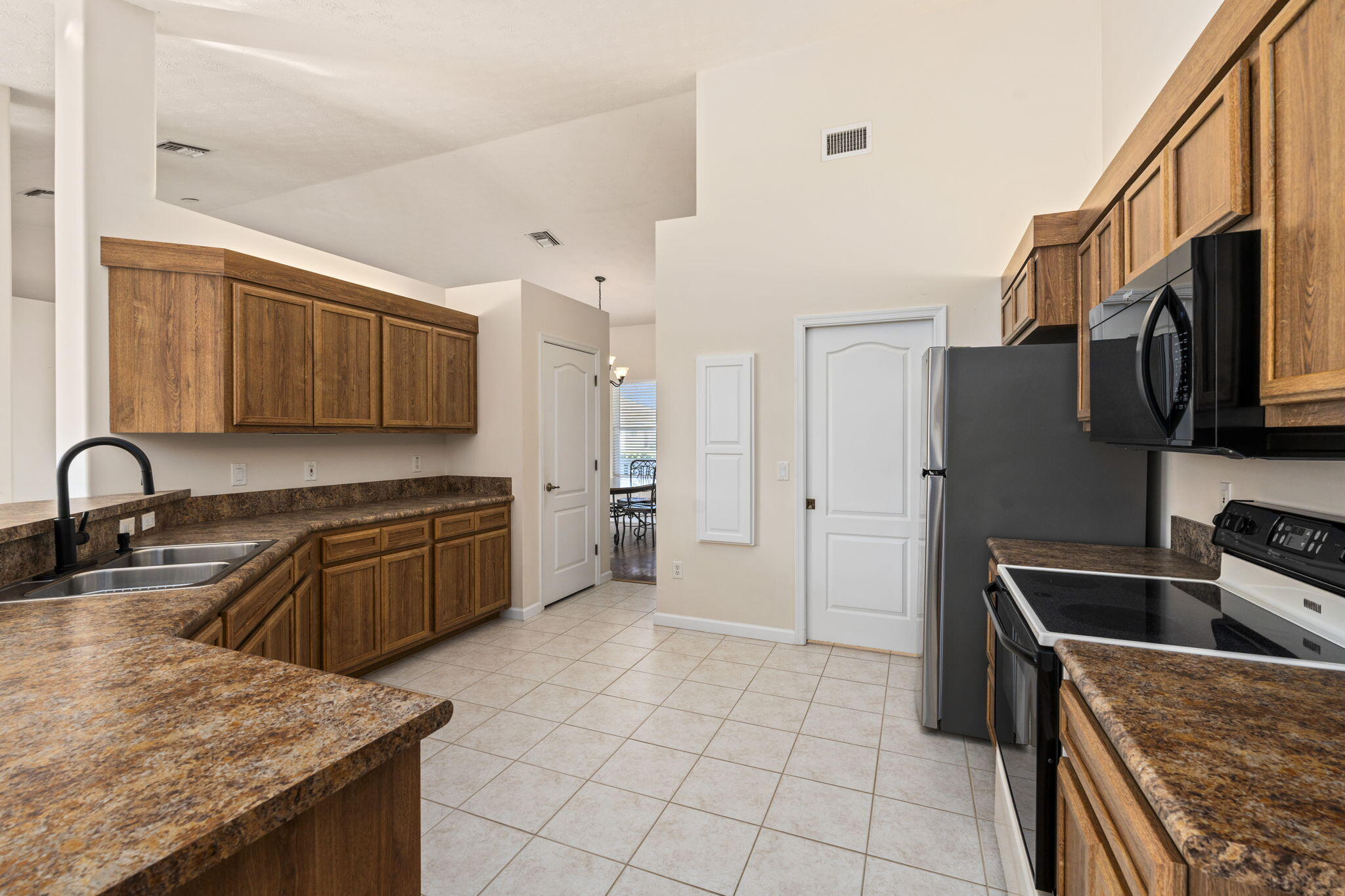 PORT ST LUCIE SECTION 48 1ST REPLAT - Residential