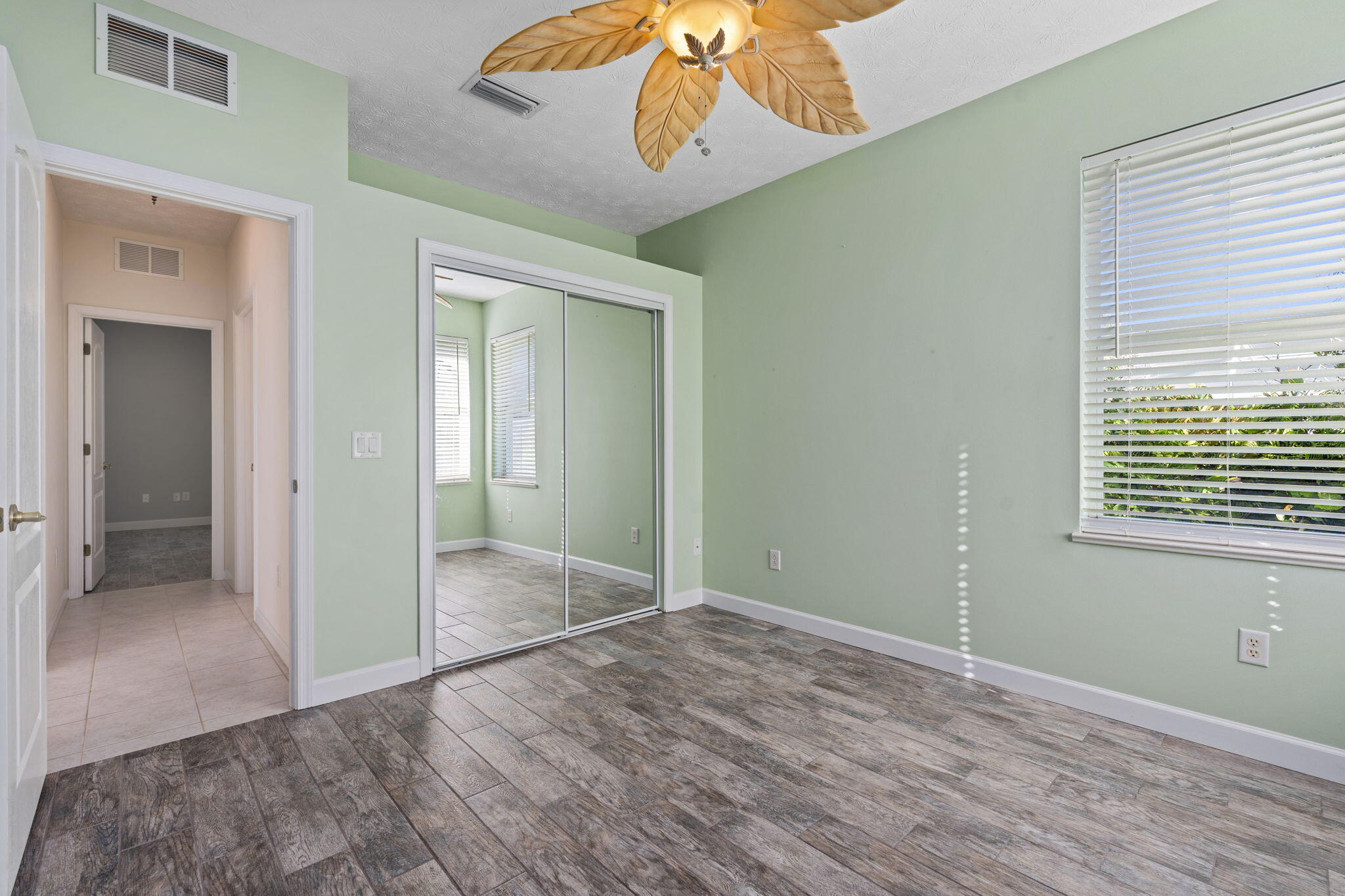 PORT ST LUCIE SECTION 48 1ST REPLAT - Residential