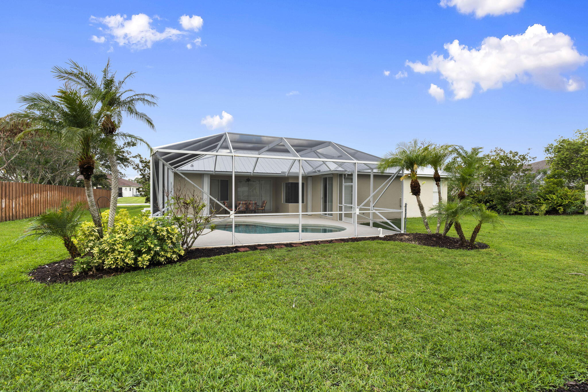PORT ST LUCIE SECTION 48 1ST REPLAT - Residential