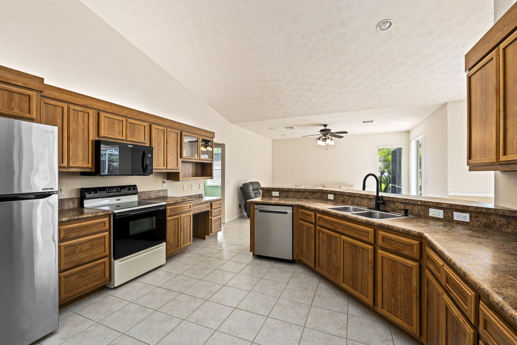 PORT ST LUCIE SECTION 48 1ST REPLAT - Residential