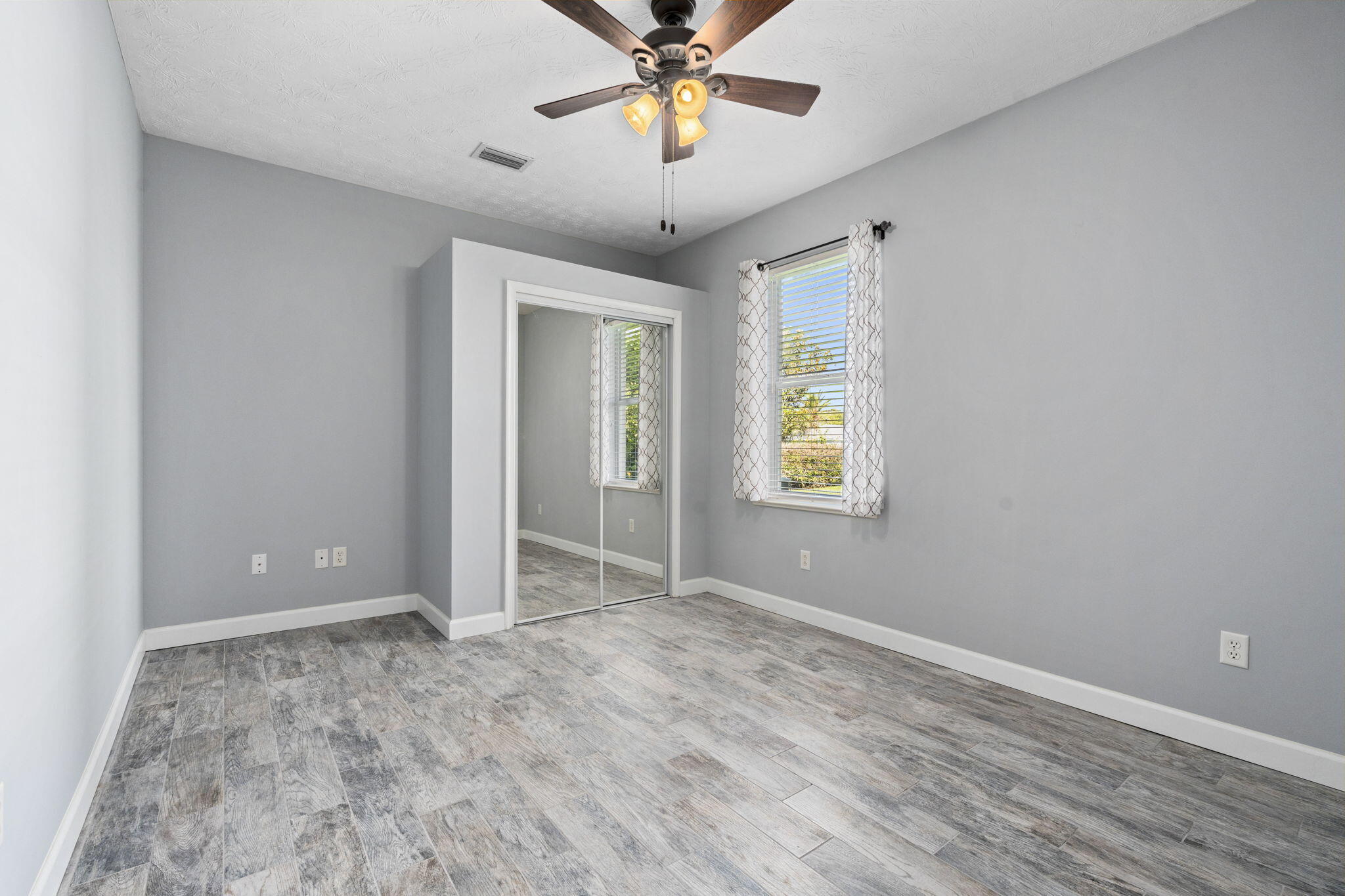 PORT ST LUCIE SECTION 48 1ST REPLAT - Residential
