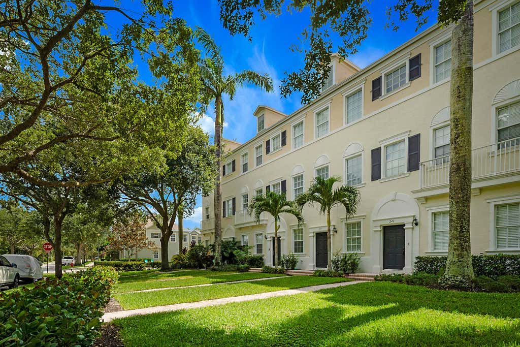 Photo of 241 E Thatch Palm Circle, Jupiter, FL 33458 (MLS # B26043743)