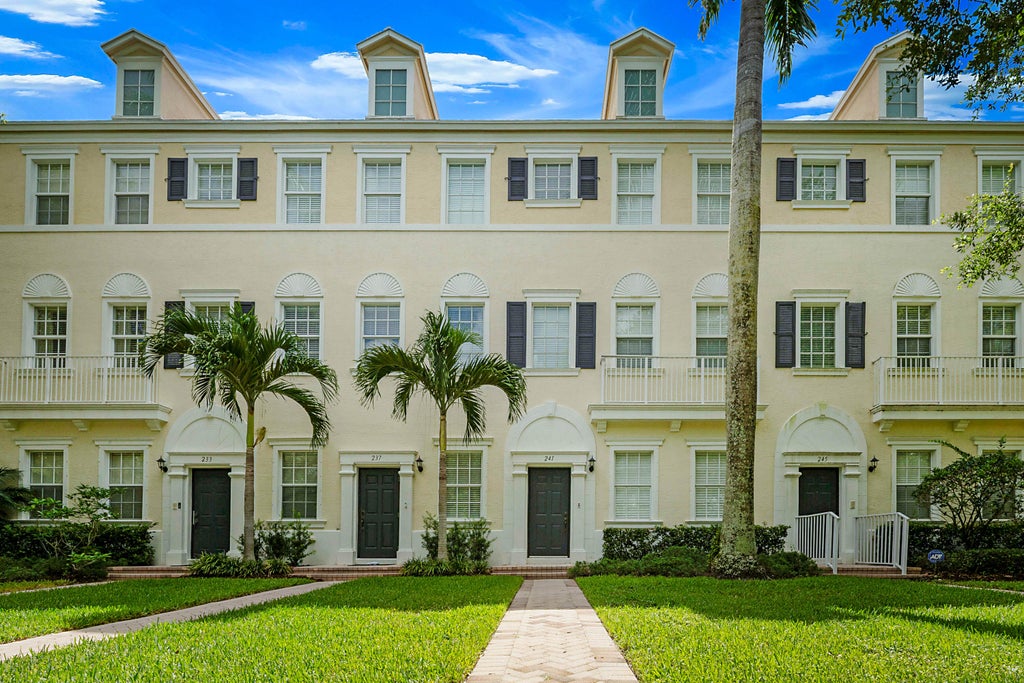 Photo of 241 E Thatch Palm Circle, Jupiter, FL 33458 (MLS # B26043743)