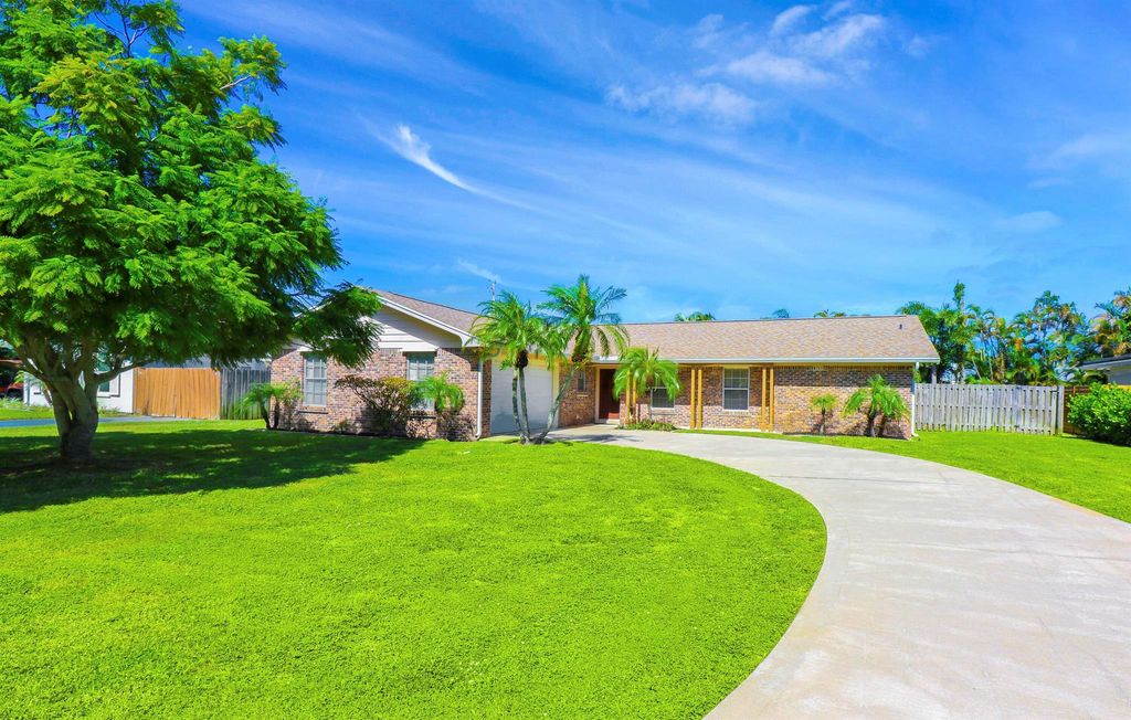 Photo of 4869 Bimini Road, Tequesta, FL 33469 (MLS # R10932625)