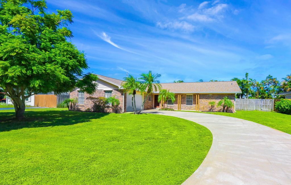 Photo of 4869 Bimini Road, Tequesta, FL 33469 (MLS # R10932625)