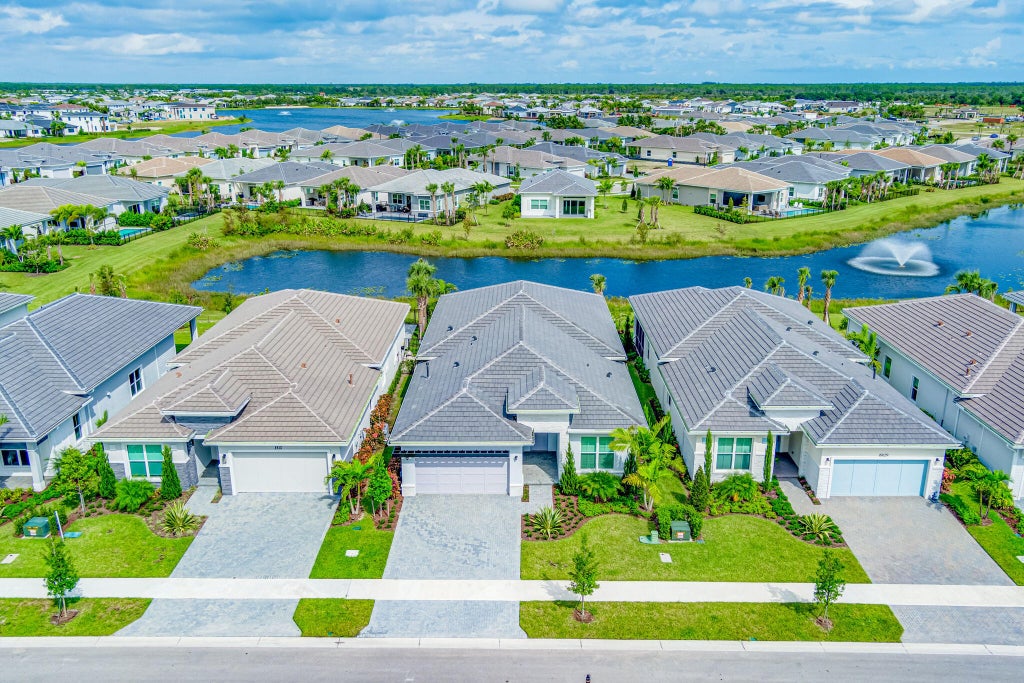 Photo of 10025 Driftwood Way, Palm Beach Gardens, FL 33412 (MLS # R11024325)
