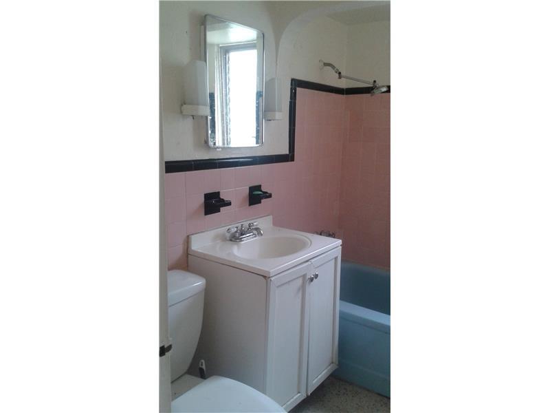 HOLLYWOOD LITTLE RANCHES - Residential