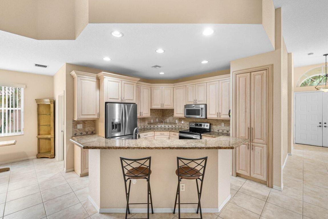 CORAL LAKES 12 - Residential