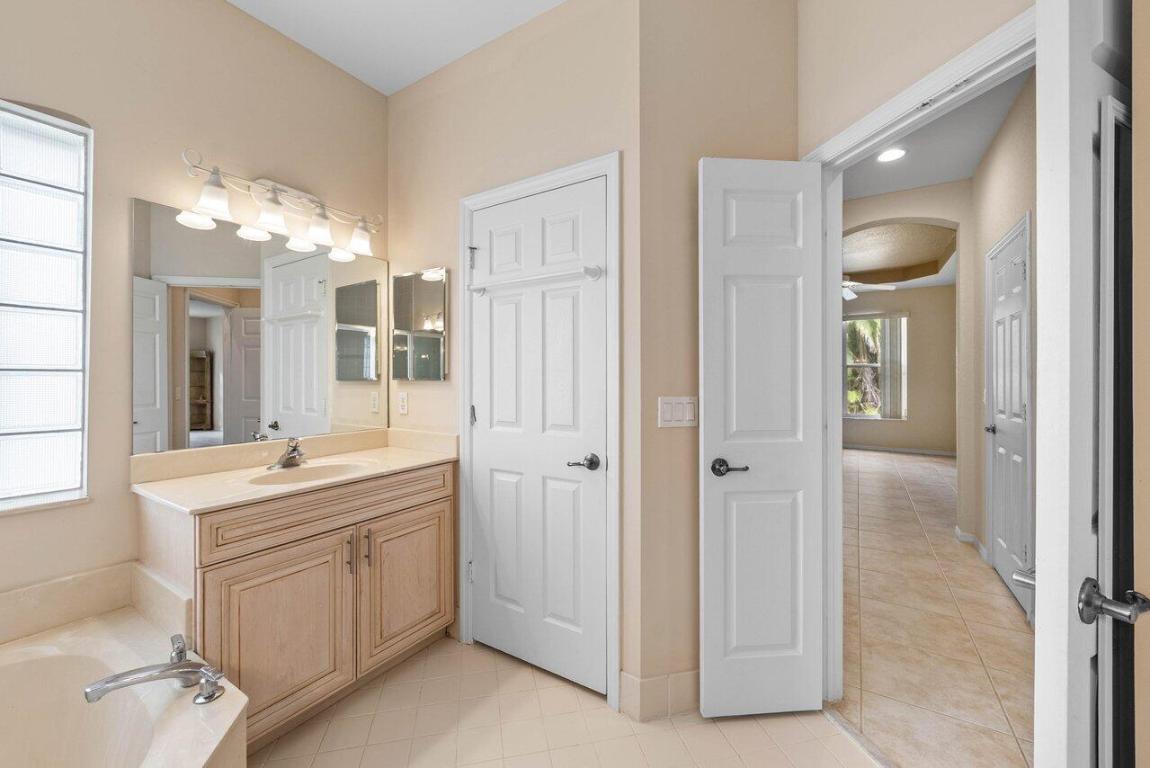 CORAL LAKES 12 - Residential