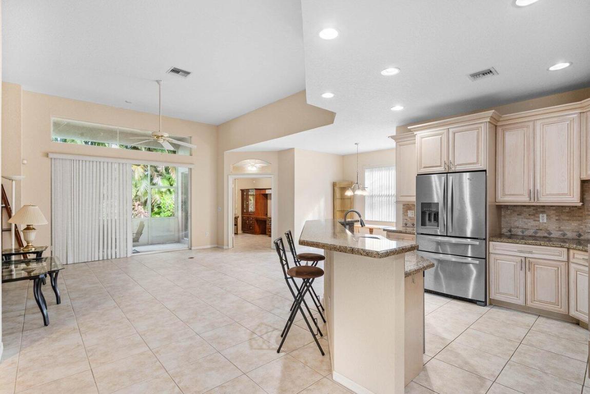 CORAL LAKES 12 - Residential