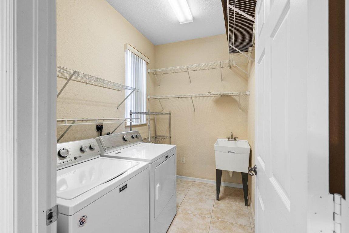 CORAL LAKES 12 - Residential