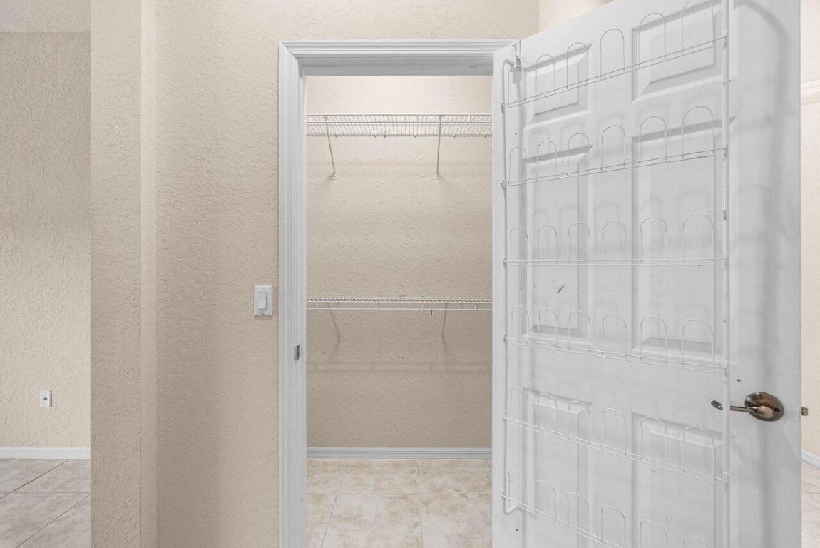 CORAL LAKES 12 - Residential