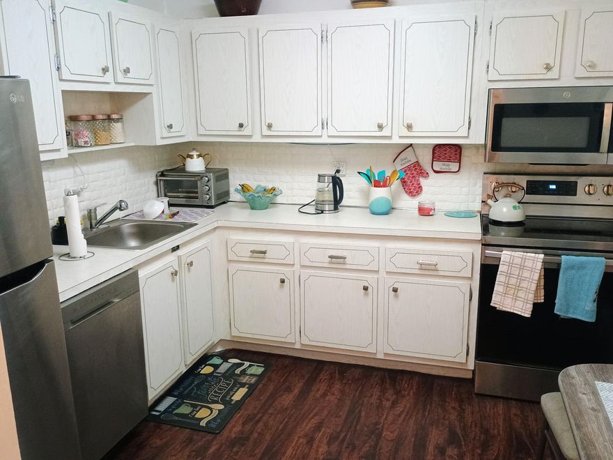 Welcome to your sun-drenched sanctuary in the sought-after Lakes of North Lauderdale! This beautifully maintained 2BR/2BA condo offers the ultimate 55+ lifestyle. Perched on the 3rd floor, this unit features a bright, open-concept layout with spacious living areas and split bedrooms for maximum privacy.
Relax on your enclosed screened balcony, perfect for morning coffee or enjoying the evening breeze with peaceful views. Residents enjoy resort-style amenities including a sparkling pool, clubhouse, and active social calendar, all within a quiet, professionally landscaped community.
Prime location just minutes from shopping, dining, and easy highway access. Secure building with elevator and plenty of guest parking. Schedule your showing today!