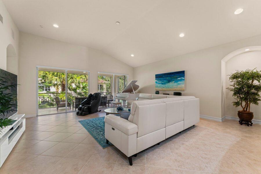 7502 Orchid Hammock Drive