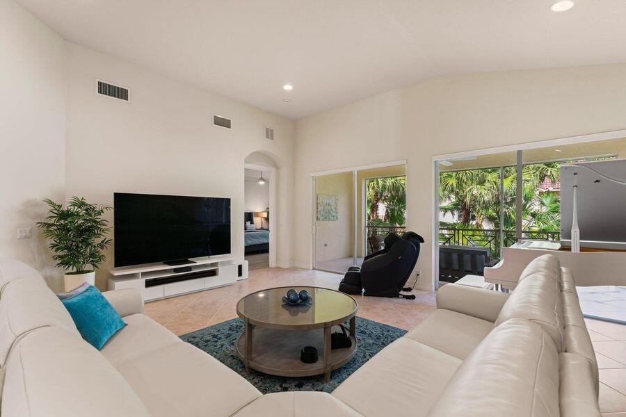 7502 Orchid Hammock Drive
