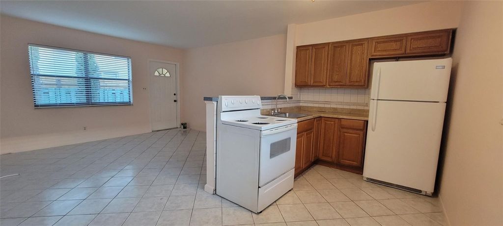 Photo of 1523 NE 34th Street, Oakland Park, FL 33334 (MLS # F10528909)