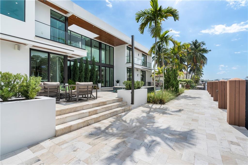 Las Olas Isles - Residential