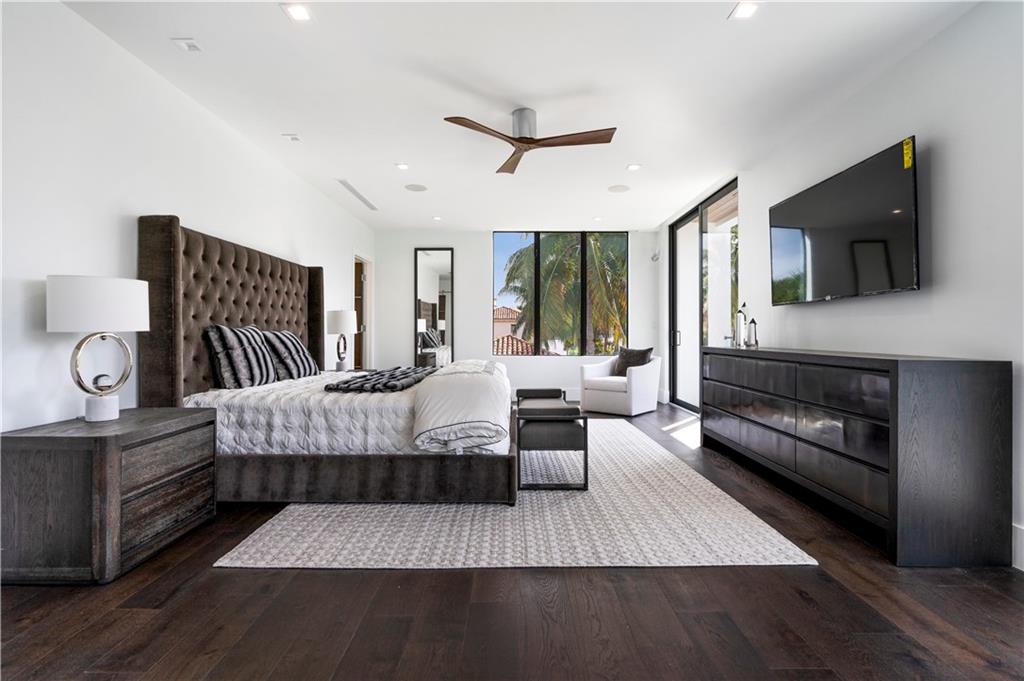 Las Olas Isles - Residential