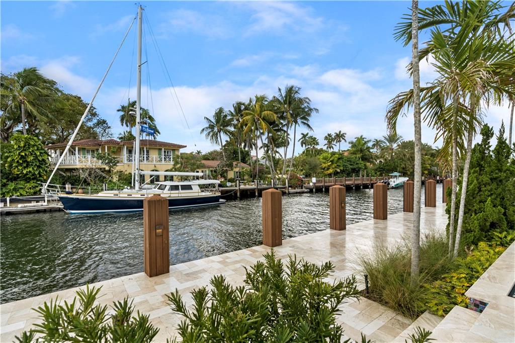 Las Olas Isles - Residential