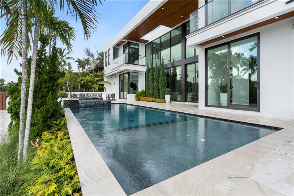 Las Olas Isles - Residential