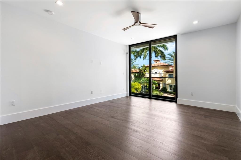 Las Olas Isles - Residential