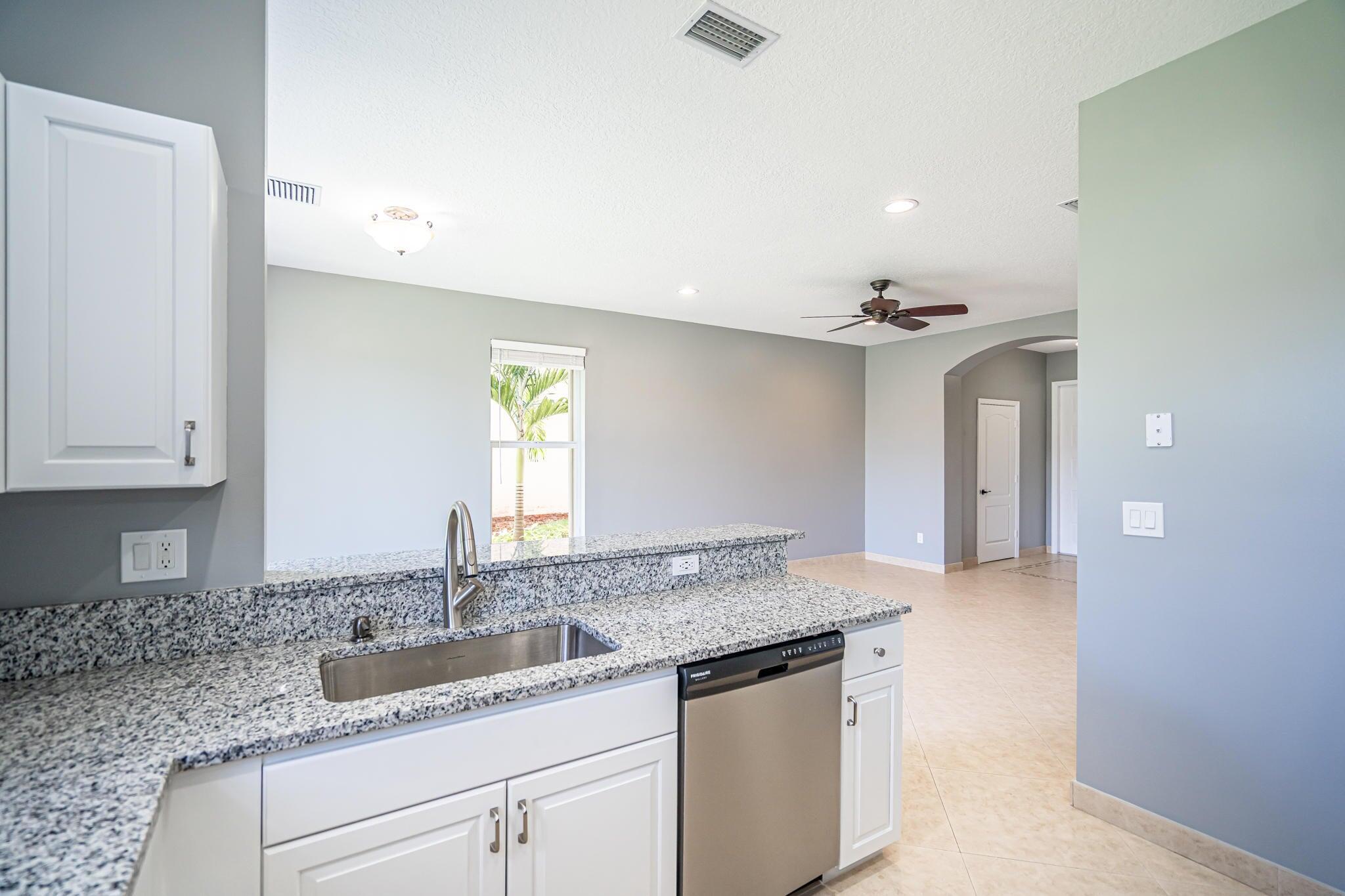 SEMINOLE ESTATES & TOWNHOMES - Residential Lease
