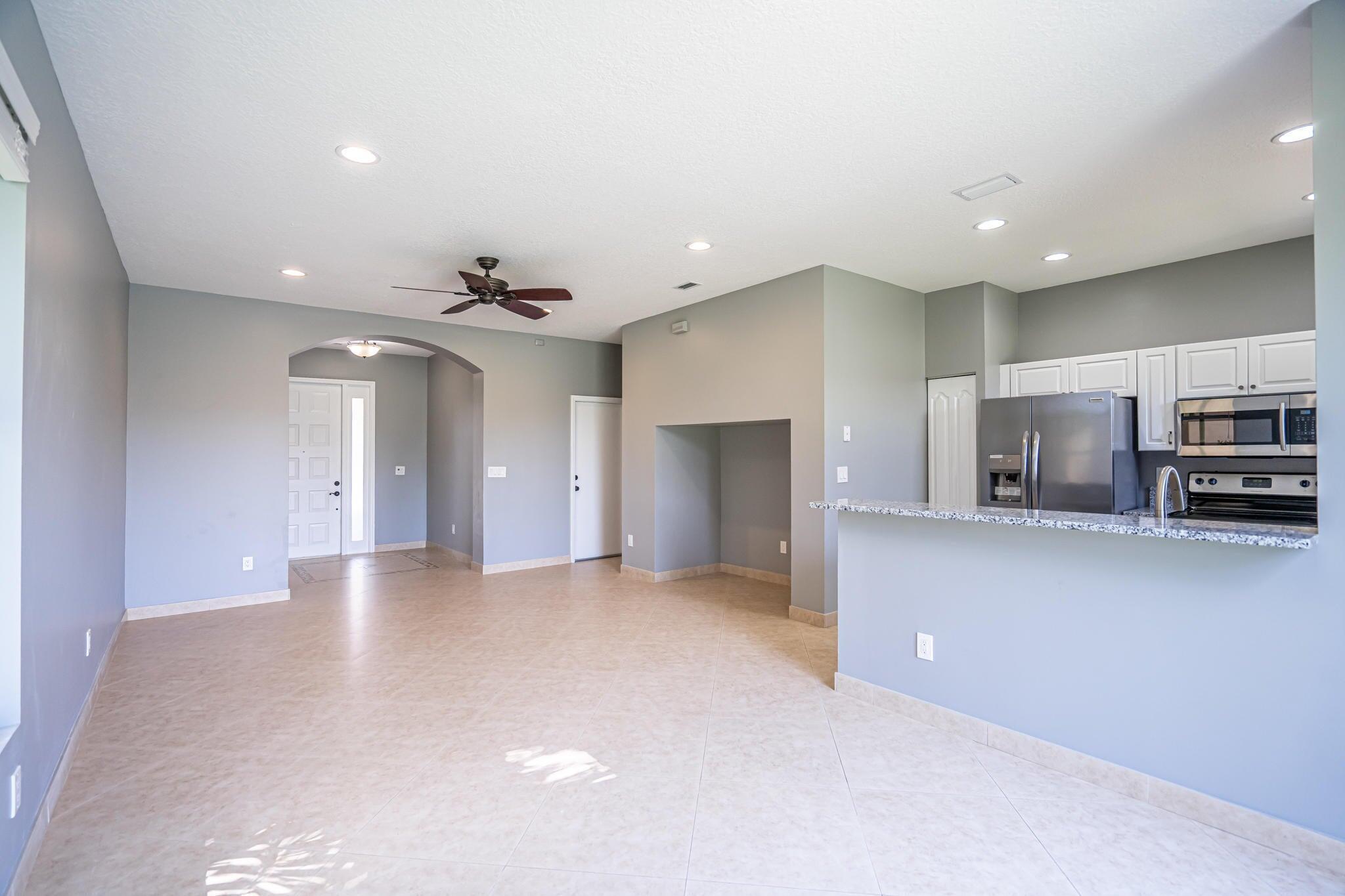 SEMINOLE ESTATES & TOWNHOMES - Residential Lease
