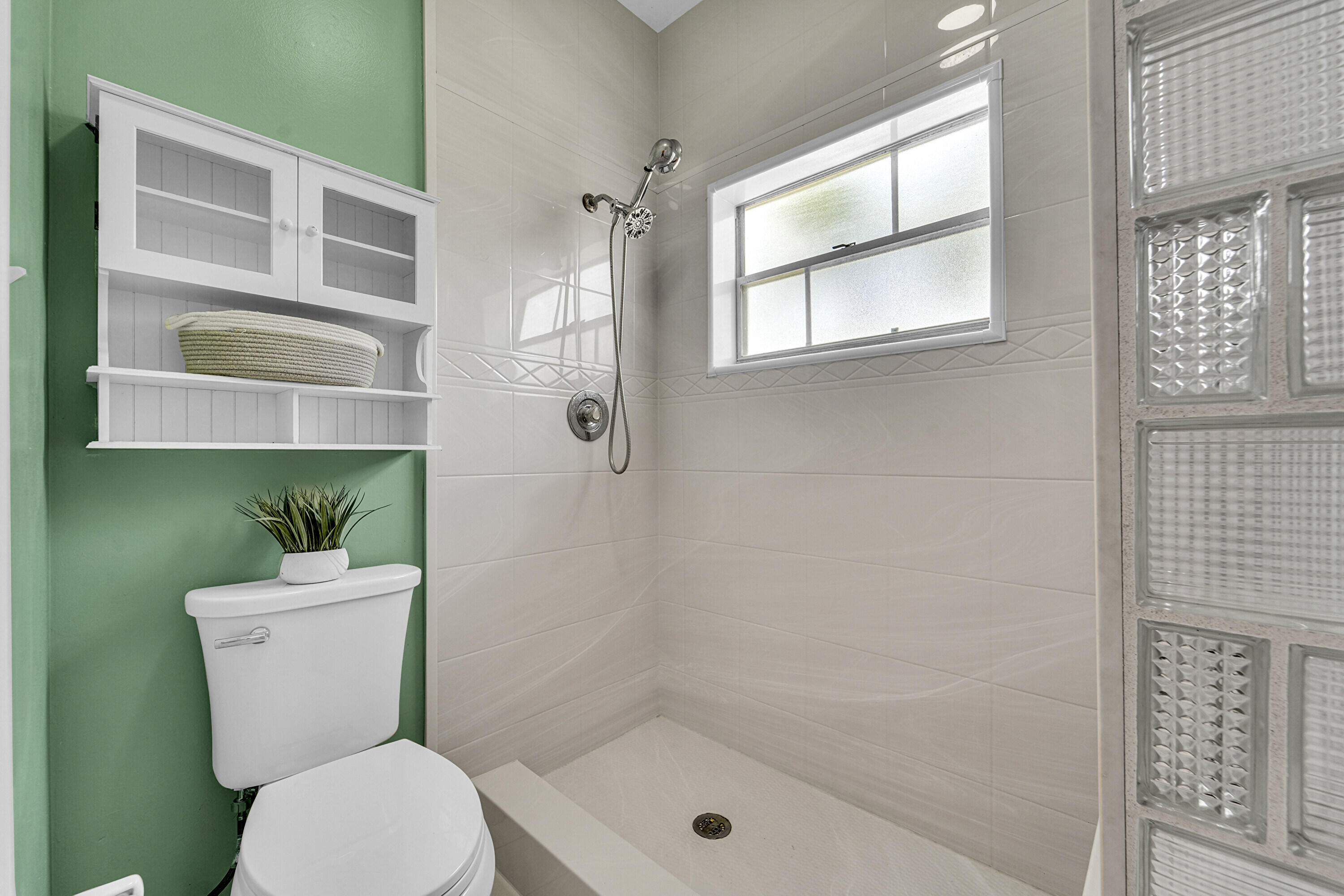 WOODLAKE SHORES - Residential