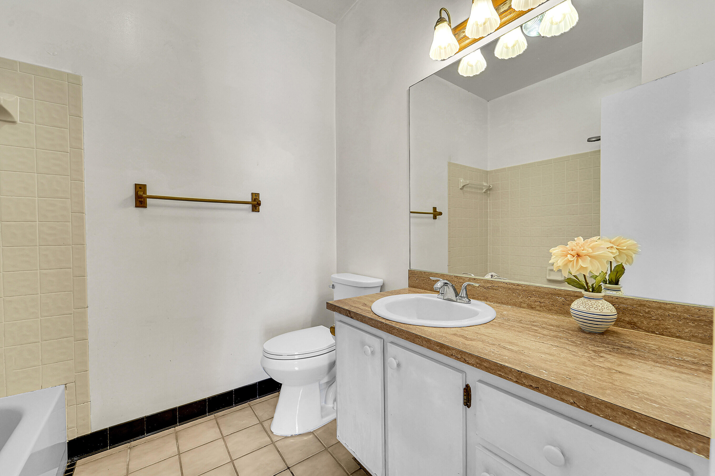 WOODLAKE SHORES - Residential