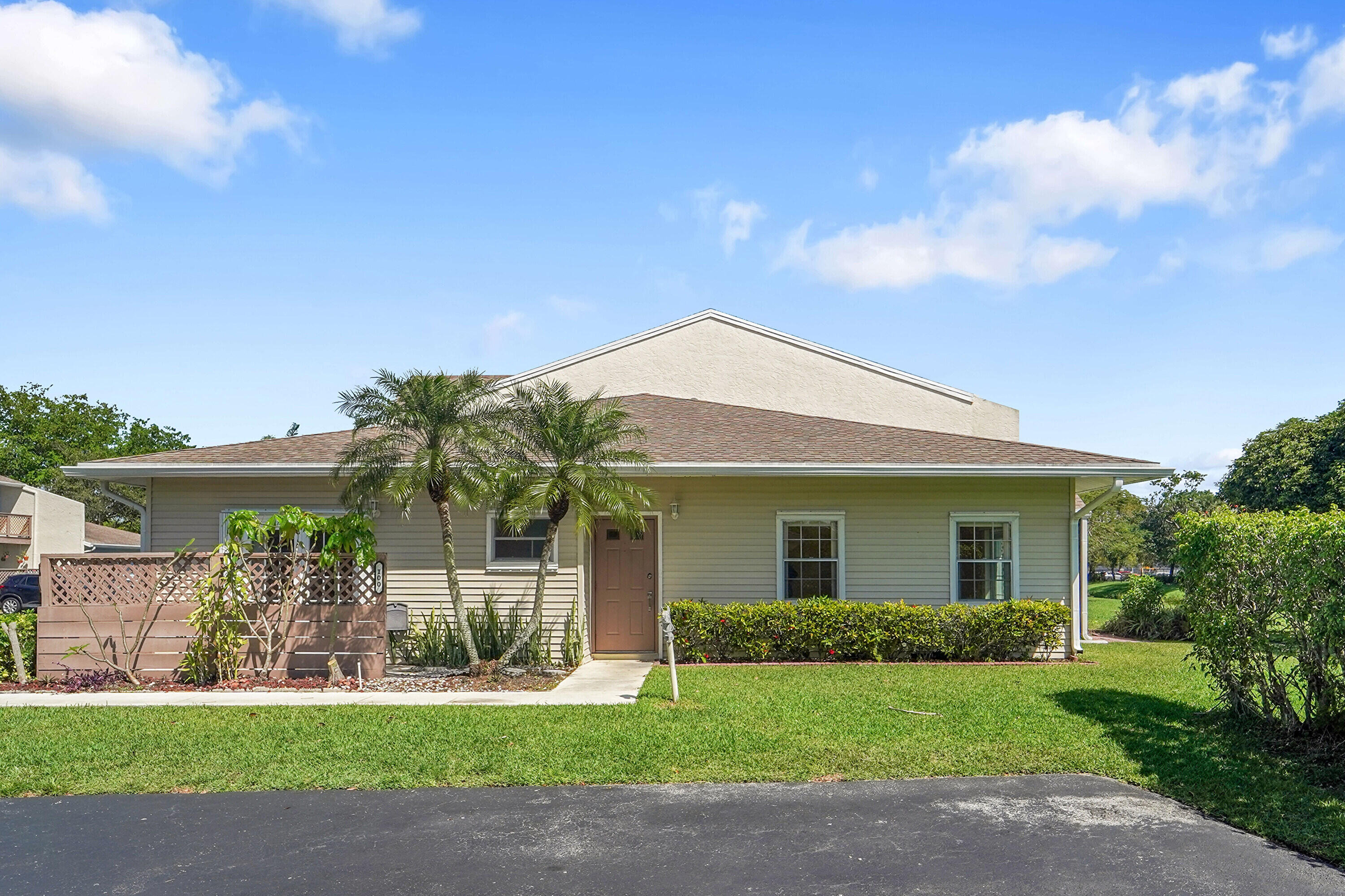 WOODLAKE SHORES - Residential