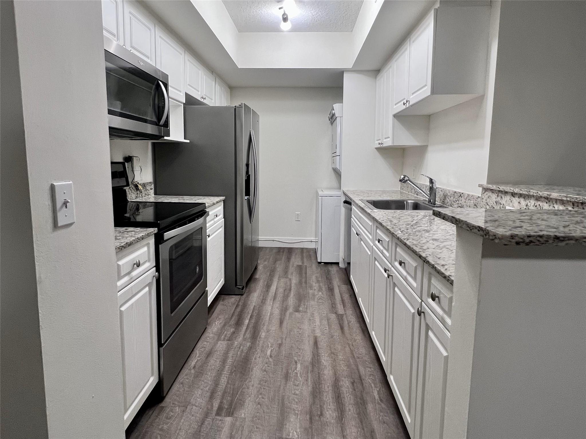 *$99 DEPOSIT (w.a.c) *FAST AND EASY MOVE IN *LARGE FRIENDLY PETS UP TO 60LBS are OK. Spacious two bedroom with a very large living area and tons of closet space! Country Club Towers is now leasing luxury waterfront one and two bedroom residences featuring huge living spaces, oversized bedrooms and tons of closet space. If you’re looking for a spacious and well-appointed rental with resort-style amenities and beautifully maintained grounds, look no further. Country Club Towers offers all these lifestyle choices plus effortless expressway convenience and easy access to anything in Miami-Dade or Broward county.